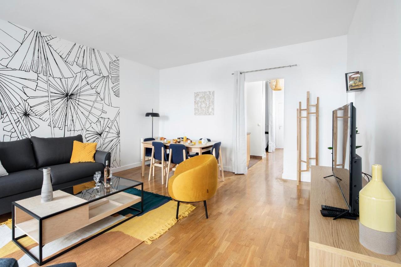 123Paris City Room photo