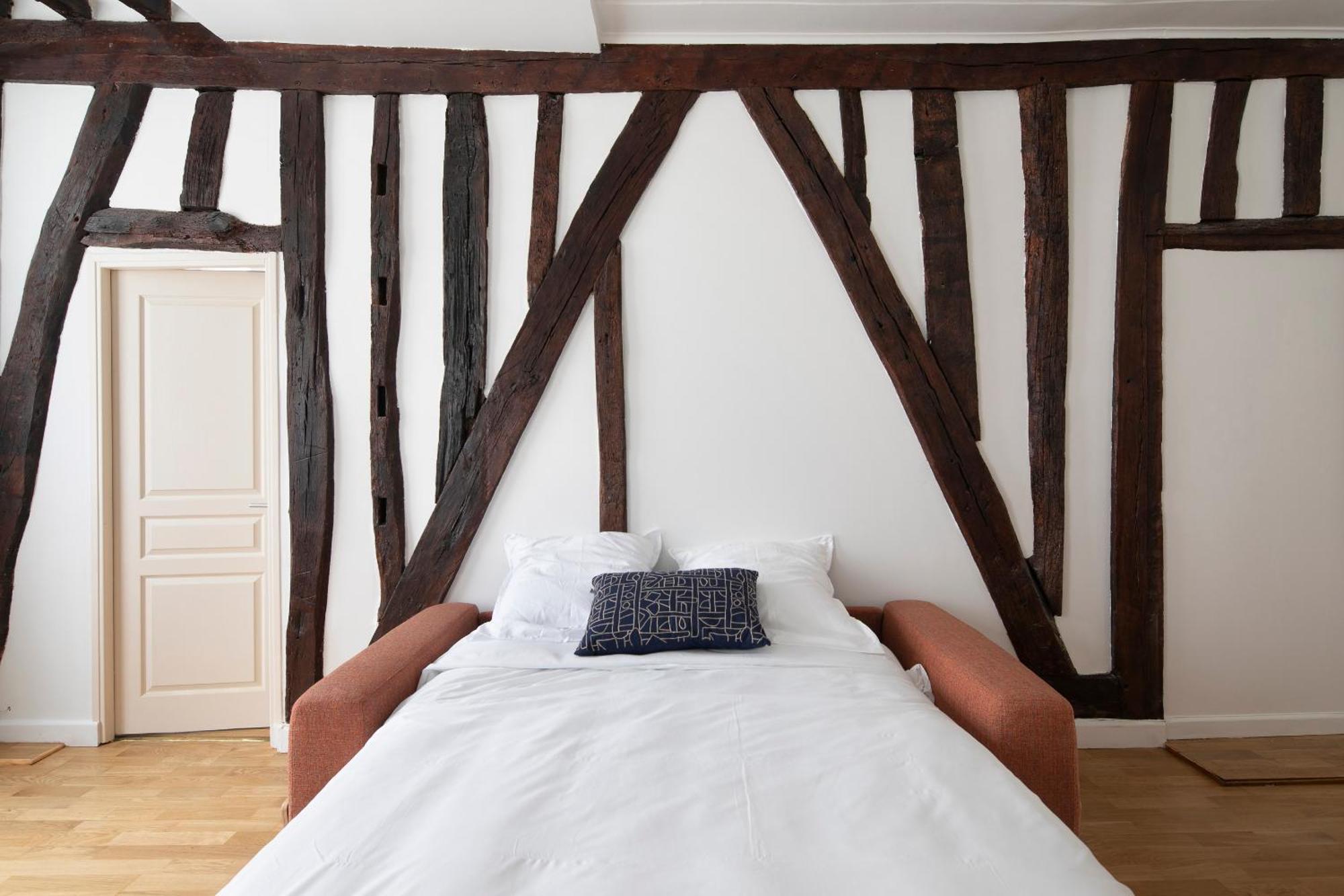 123Paris City Room photo