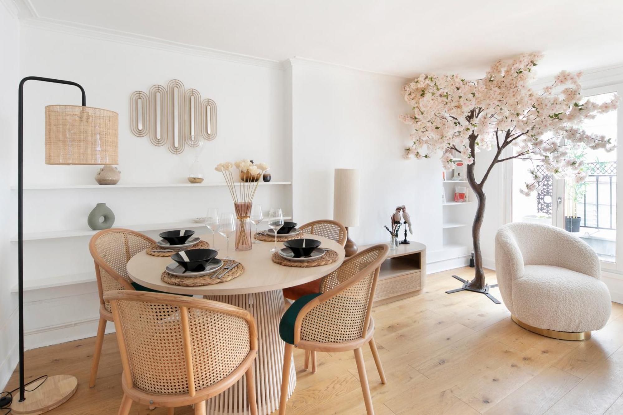 123Paris City Room photo