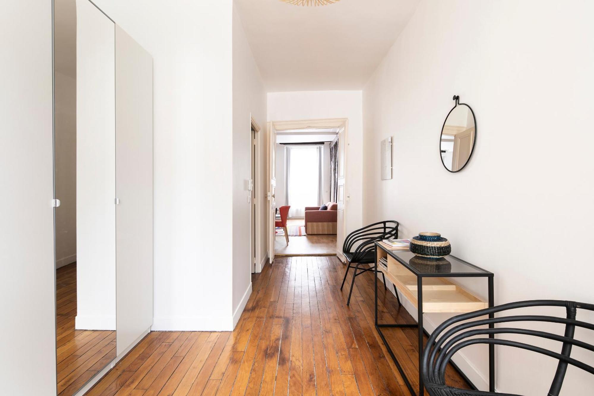 123Paris City Room photo