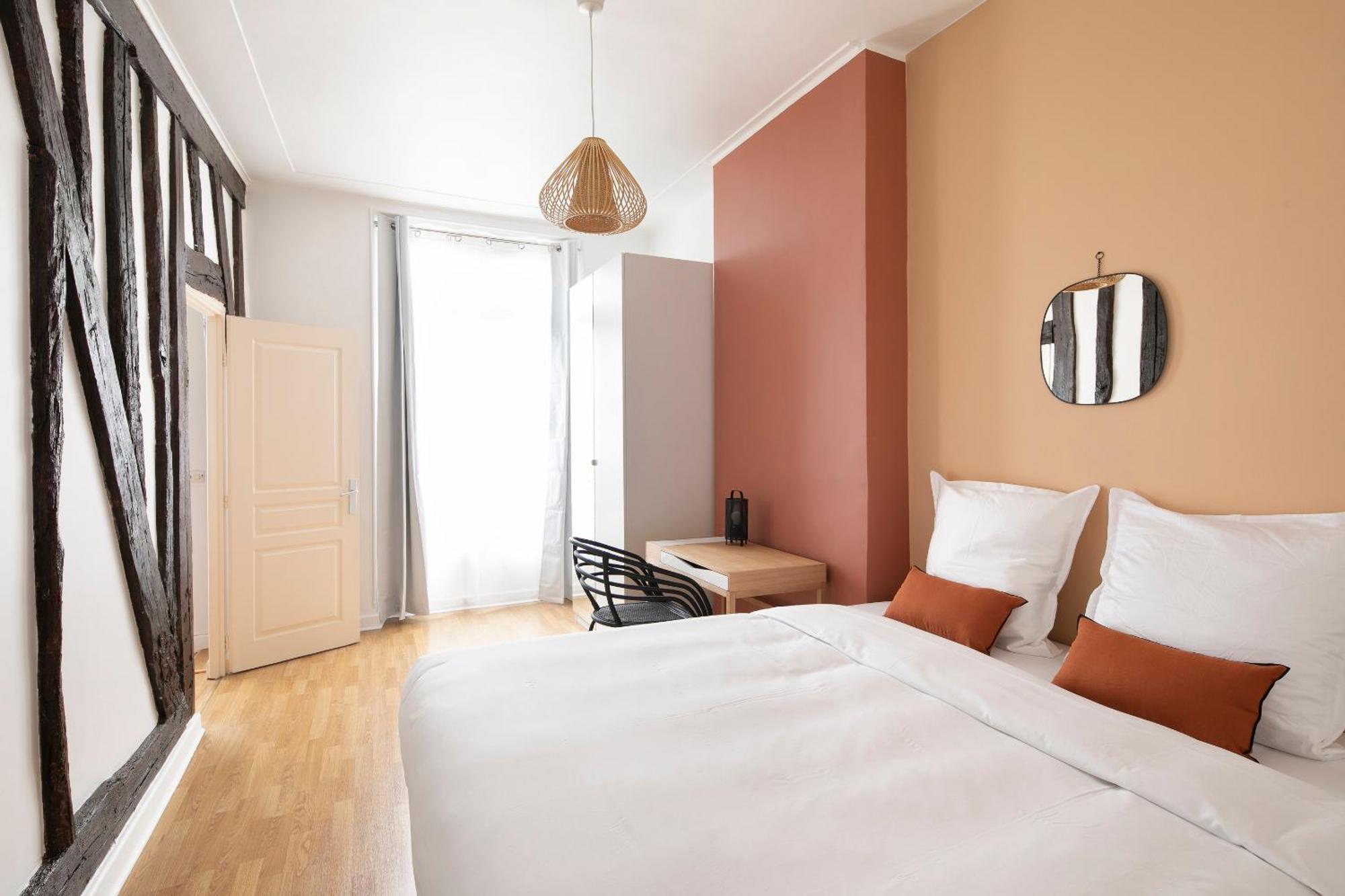 123Paris City Room photo