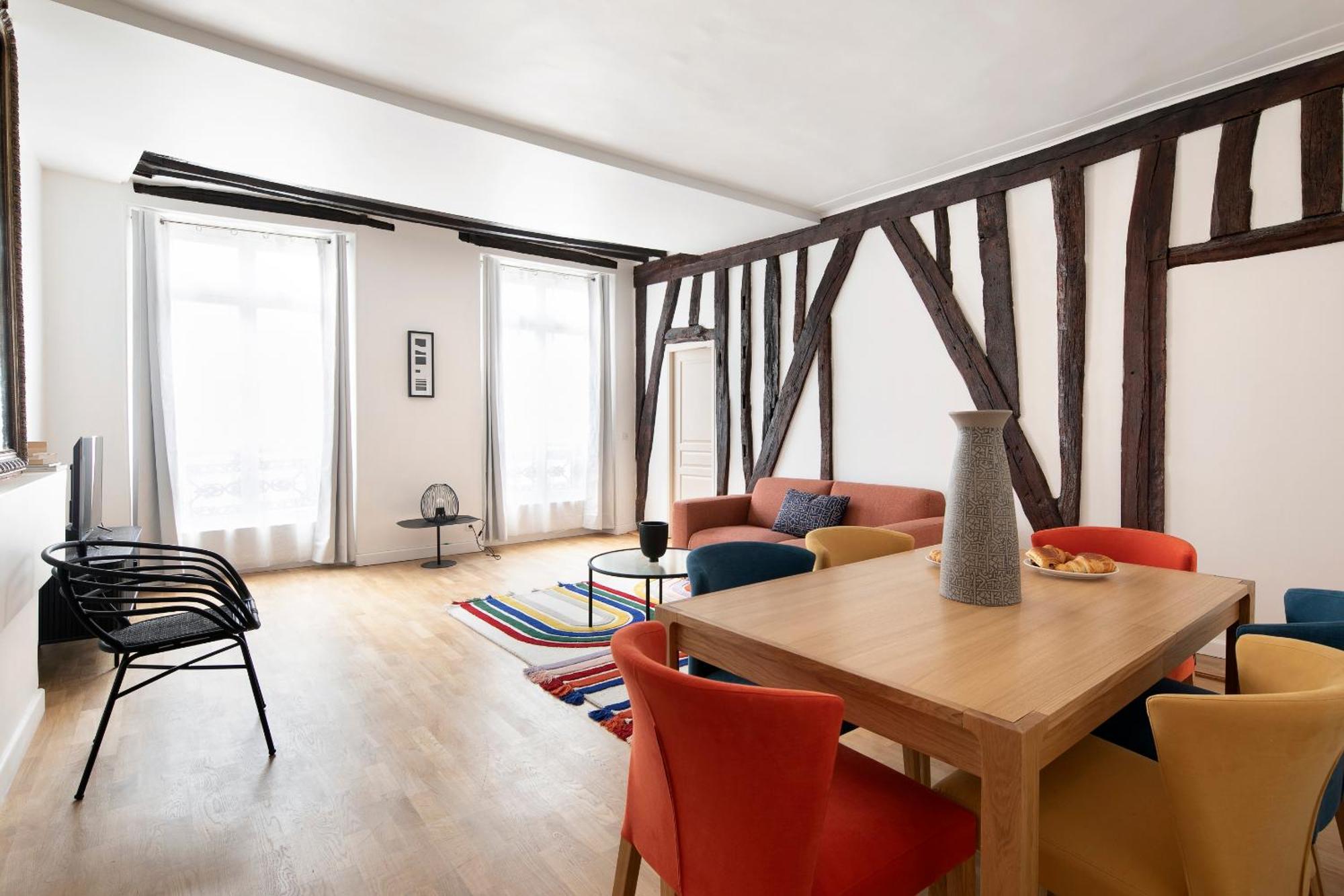 123Paris City Room photo
