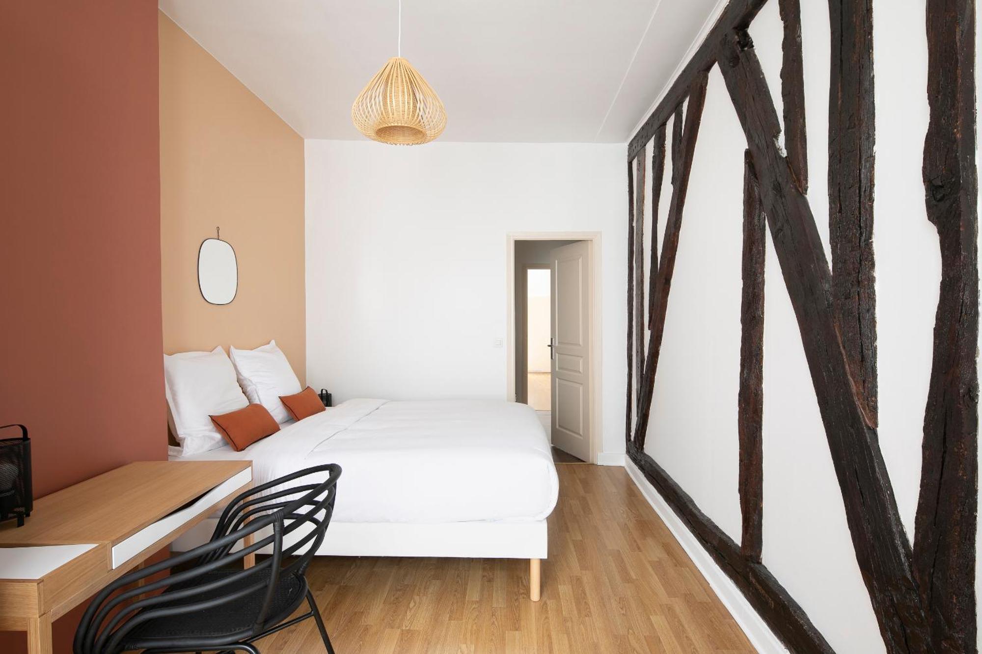 123Paris City Room photo